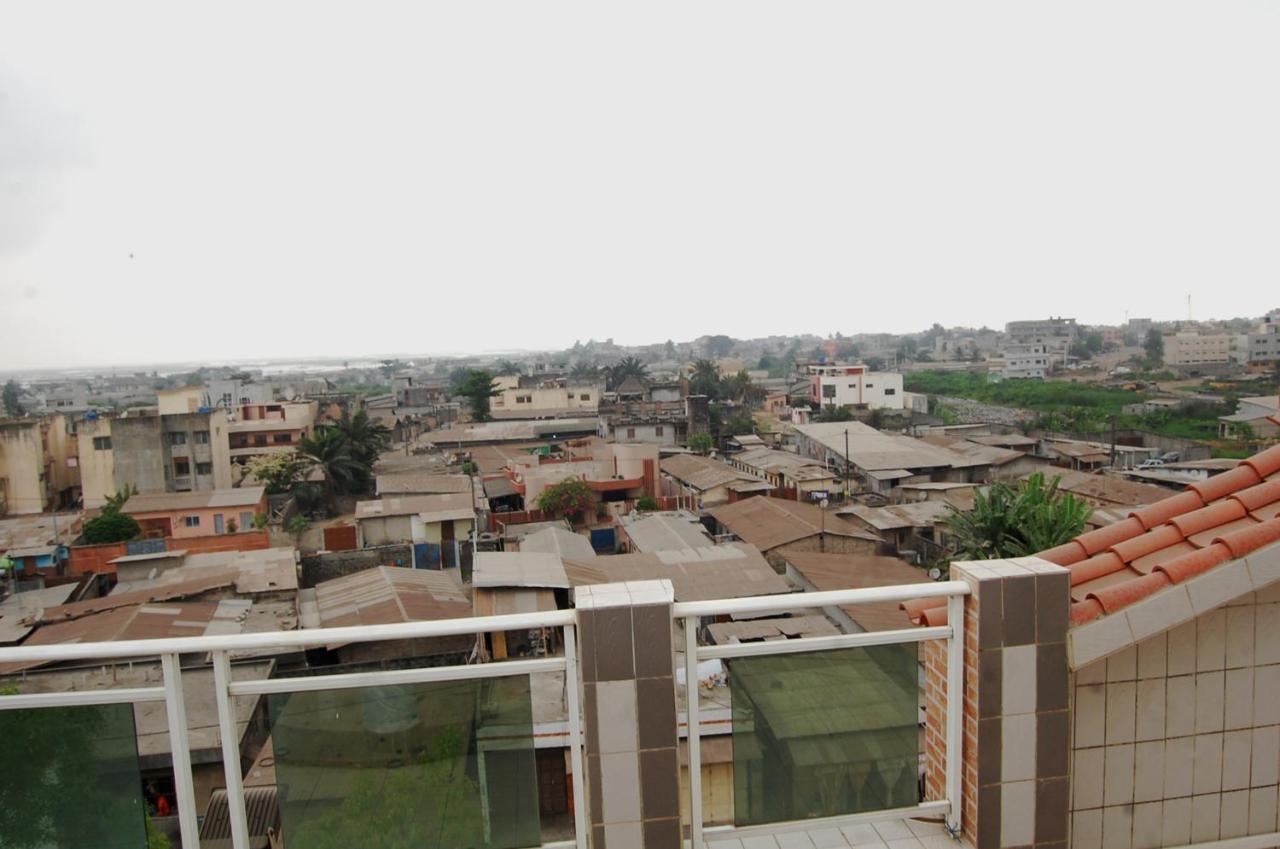 Hotel Residence Jeanne D'Arc Cotonou Exterior foto
