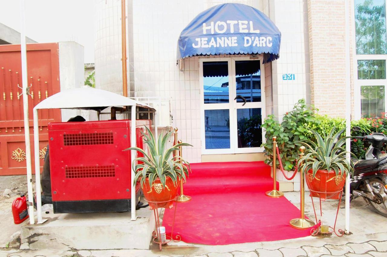 Hotel Residence Jeanne D'Arc Cotonou Exterior foto